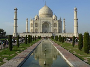 Taj Mahal, sin turistas en la foto tras un buen rato esperando